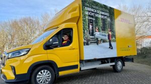 DHL 2-Mann-Handling expands electric last-mile fleet